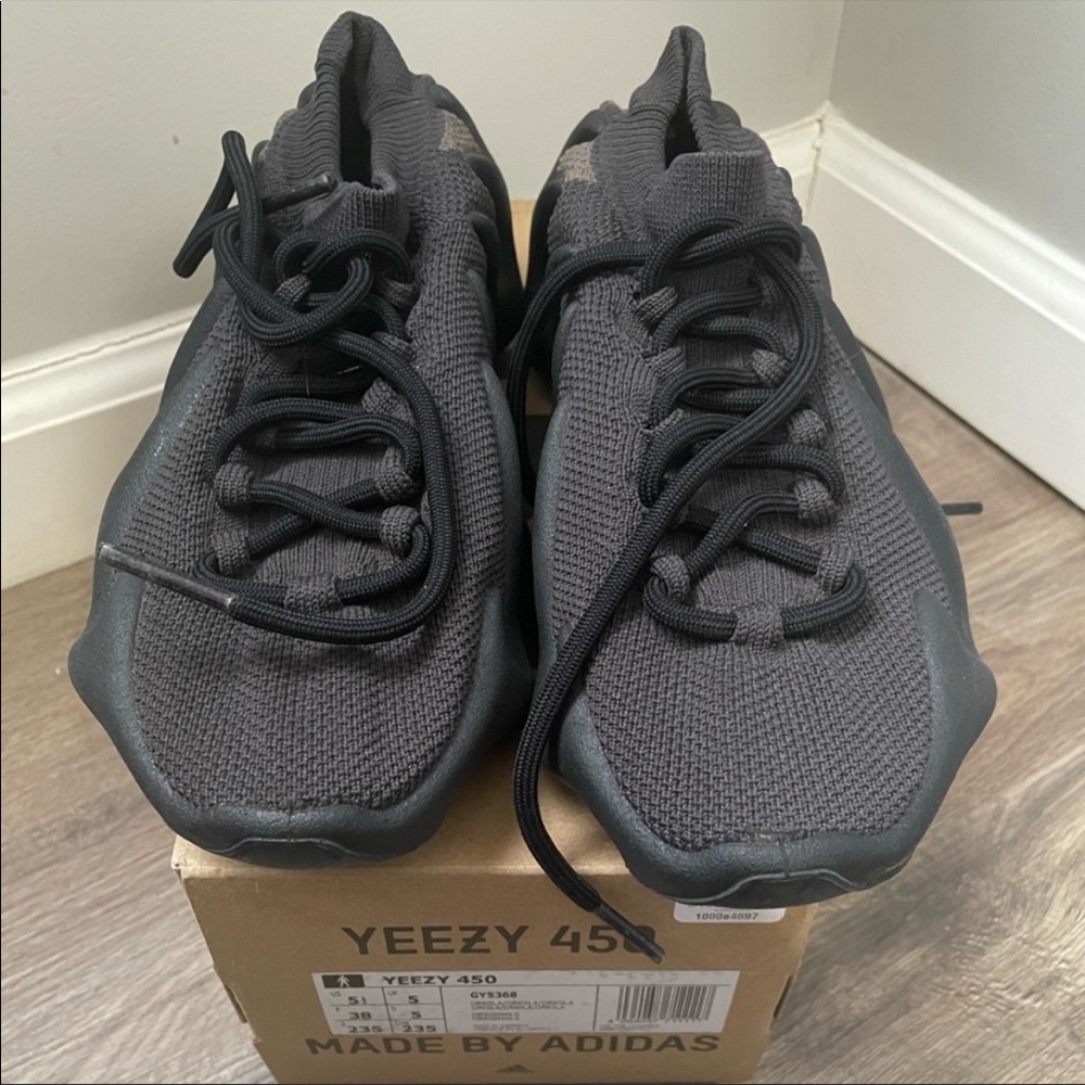 YEEZY 450 size l 5 1/2  (US W6)
